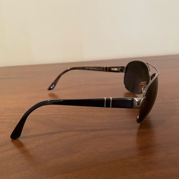 Persol aviator style polarized sunglasses - Picture 4 of 8